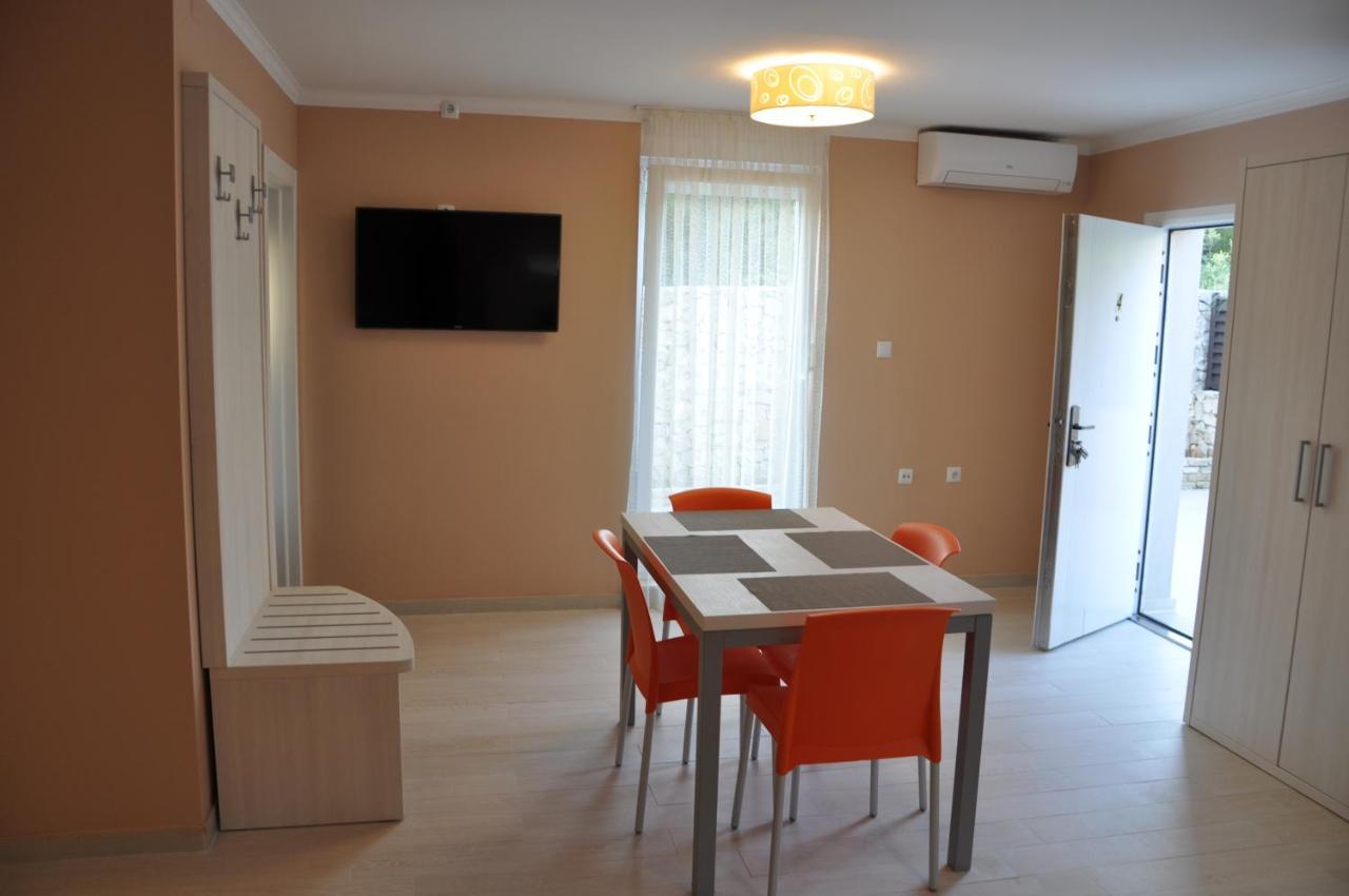 Apartments Prestige Петрчане Экстерьер фото