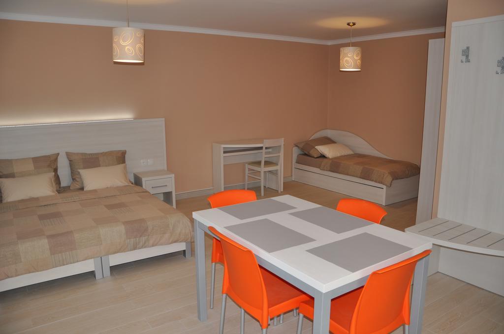 Apartments Prestige Петрчане Экстерьер фото