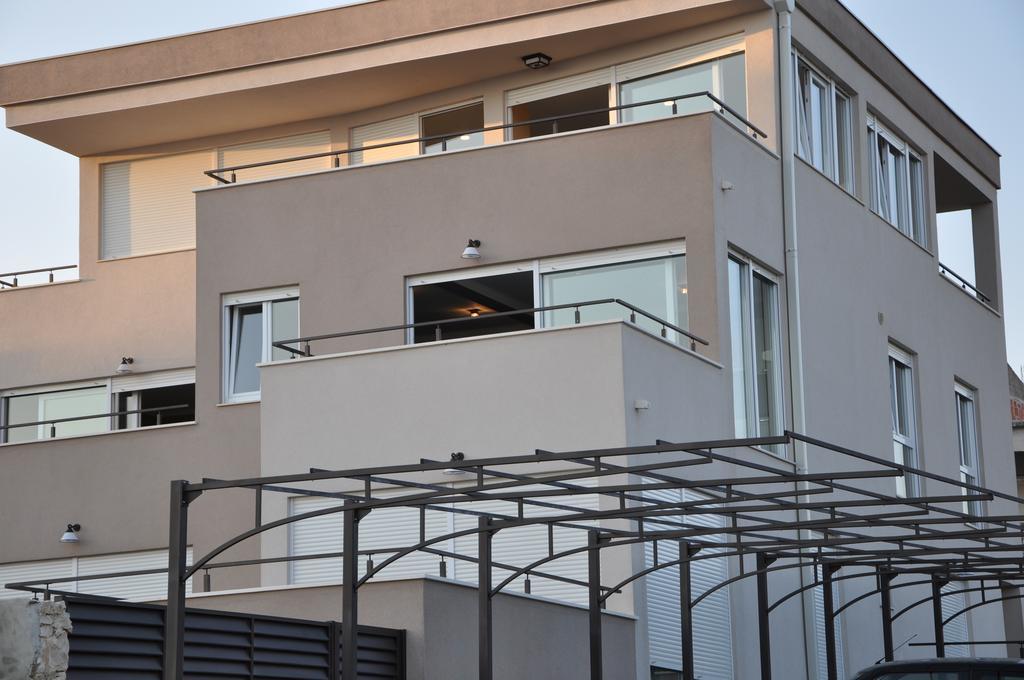 Apartments Prestige Петрчане Экстерьер фото