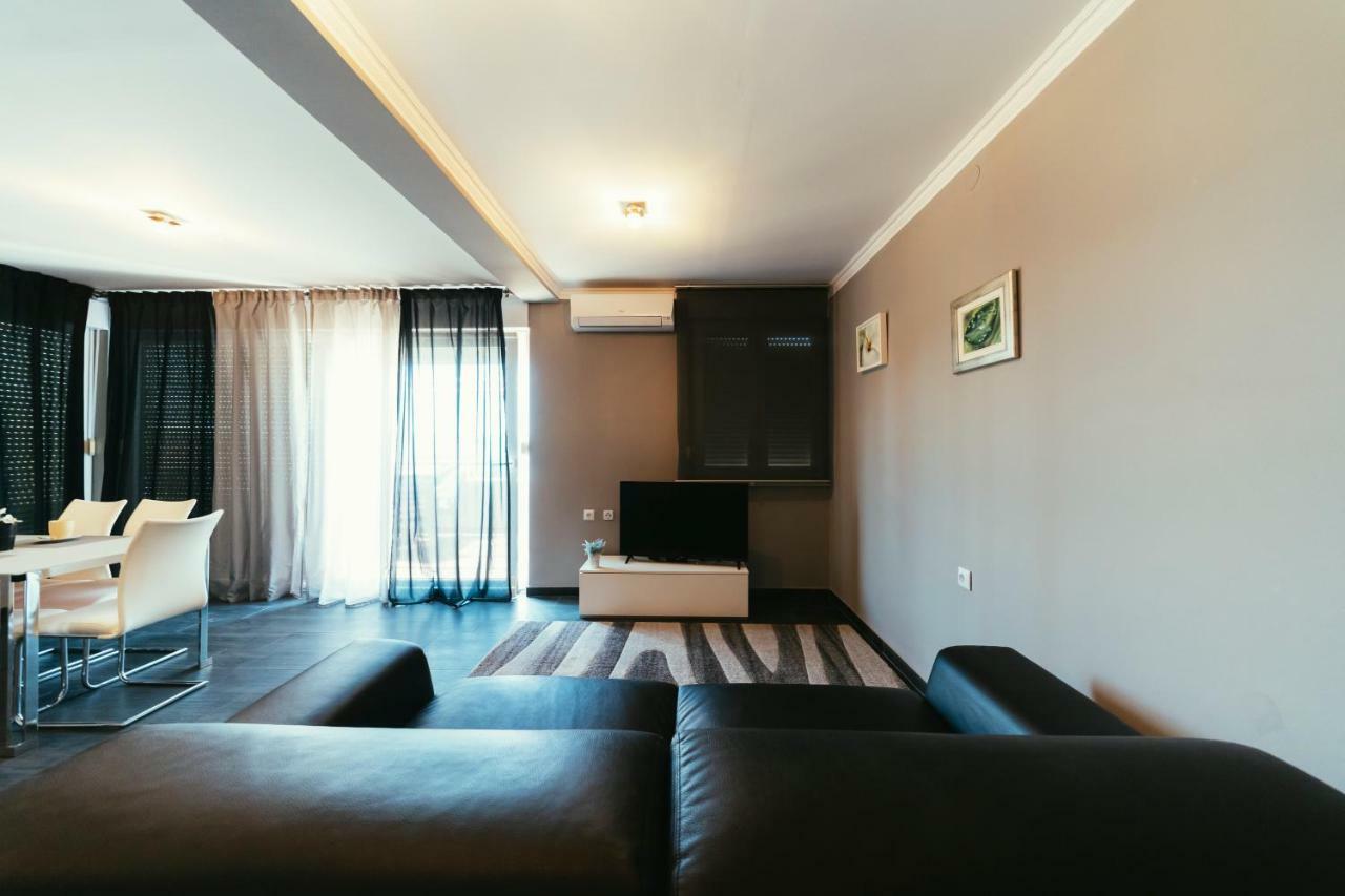 Apartments Prestige Петрчане Экстерьер фото