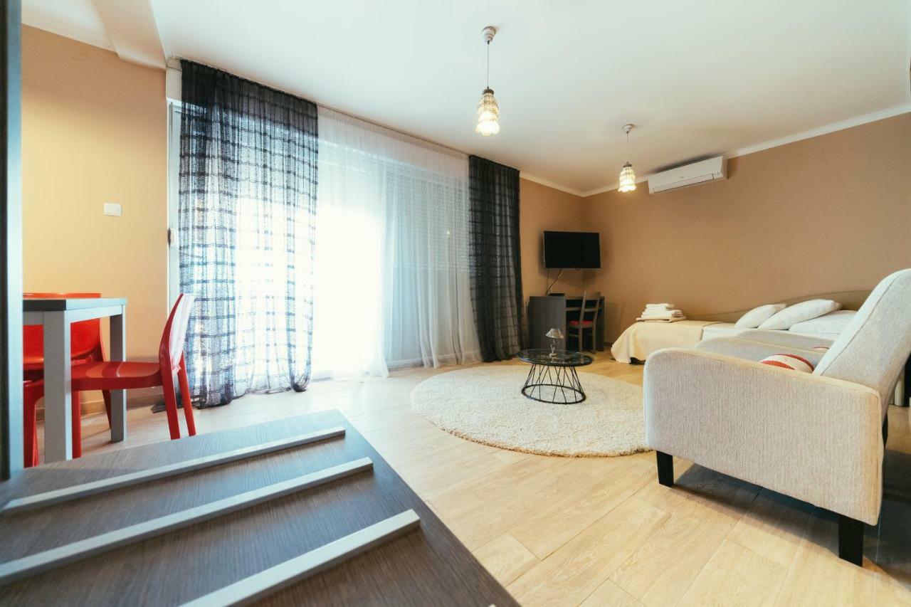 Apartments Prestige Петрчане Экстерьер фото