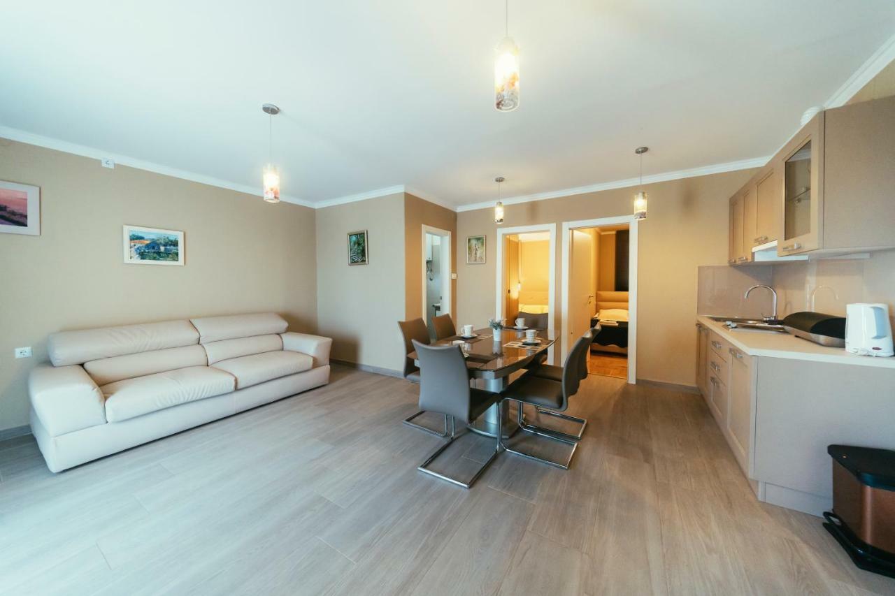 Apartments Prestige Петрчане Экстерьер фото