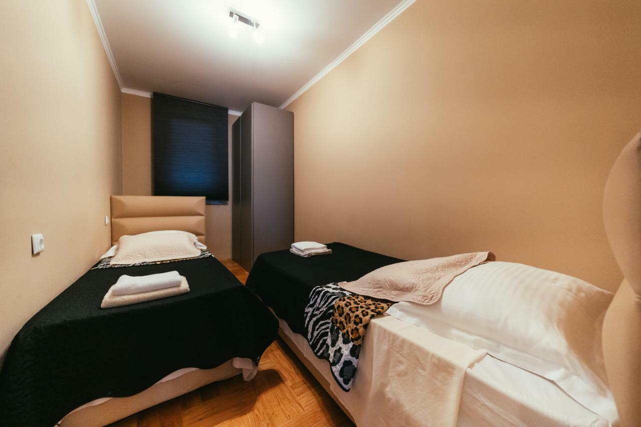 Apartments Prestige Петрчане Экстерьер фото