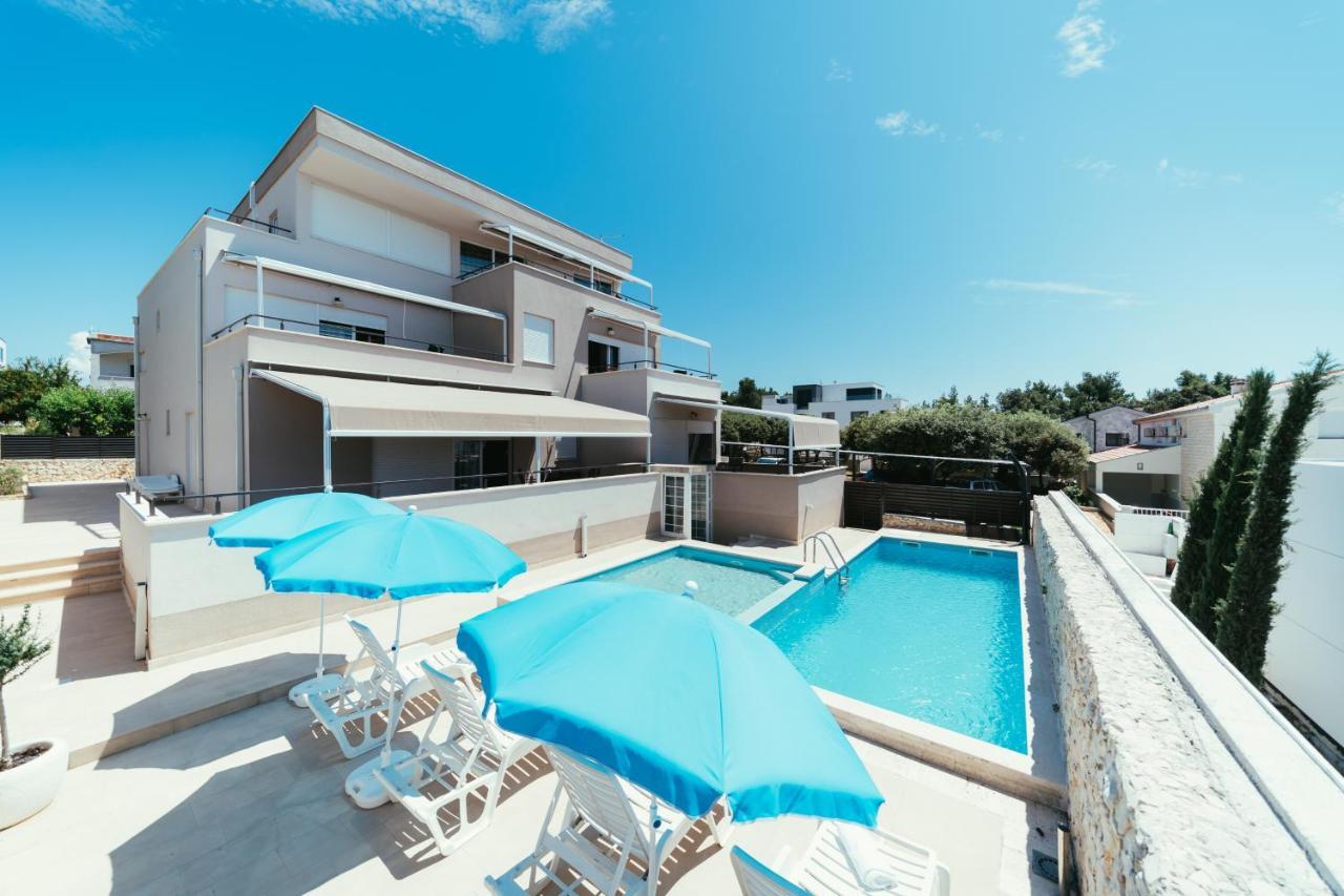 Apartments Prestige Петрчане Экстерьер фото